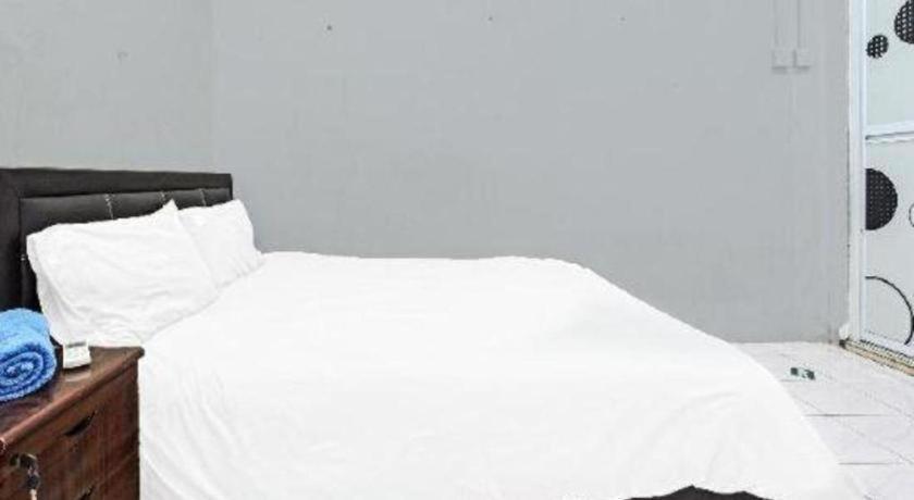 Oyo 90596 Casaria Inn Paka Εξωτερικό φωτογραφία